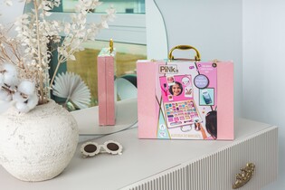 PINK IT KUFEREK DO MAKIJAŻU Z PIERŚCIENIEM DO SELFIE 5