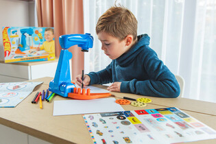 LISCIANI PROJEKTOR HOT WHEELS 9