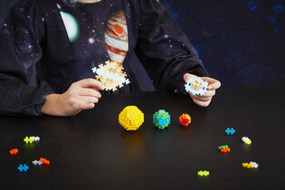 PLUS-PLUS NAUCZ SIĘ BUDOWAĆ KOSMOS - 1000 ELEMENTÓW 4